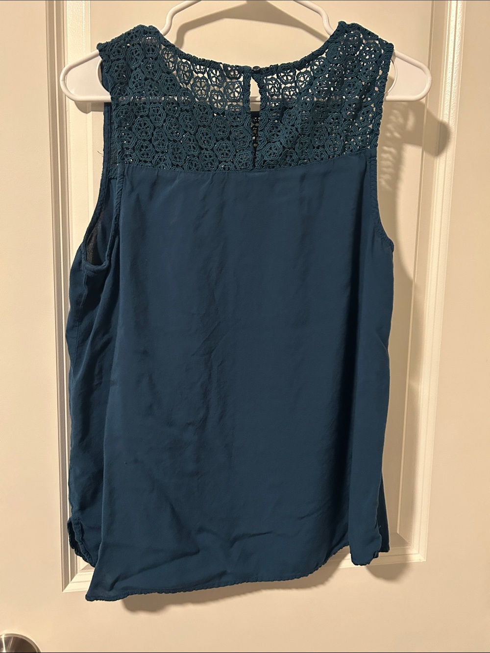 Old Navy Teal Crochet-Yoke Sleeveless Shirt - Picture 8 of 9